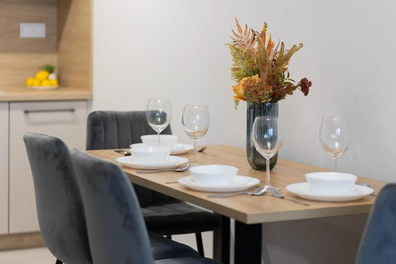 Goodnight Apartments Bialoleka With 2 Bedrooms & Parking By Noclegi Renters Warschau