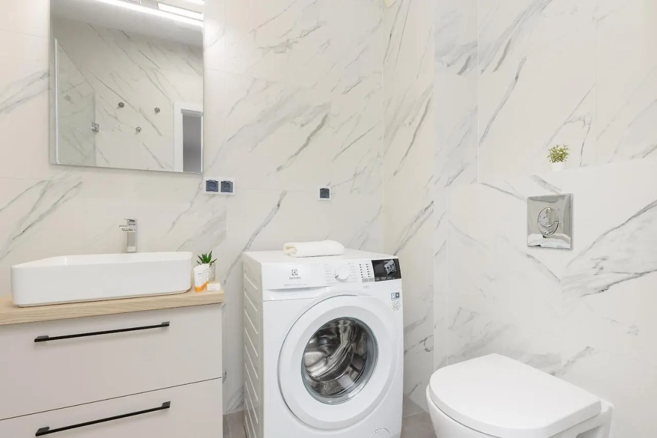 Goodnight Apartments Bialoleka With 2 Bedrooms & Parking By Noclegi Renters Warschau